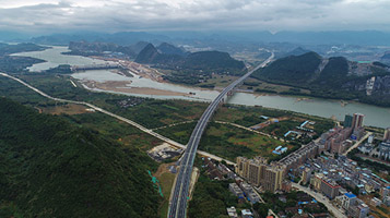 廣東龍英高速公路